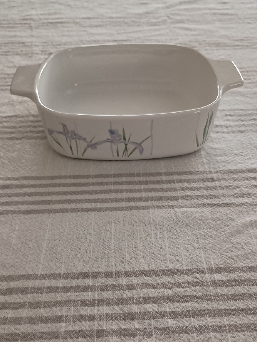 Corningware Ceramic Purple Iris Casserole Dish A-1-B (b150)